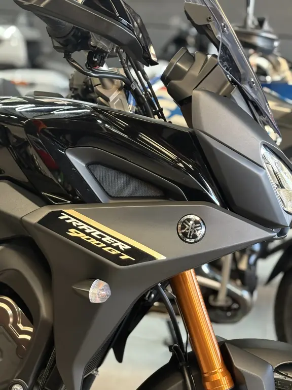 YAMAHA MT-09 Tracer GT 900 - Foto