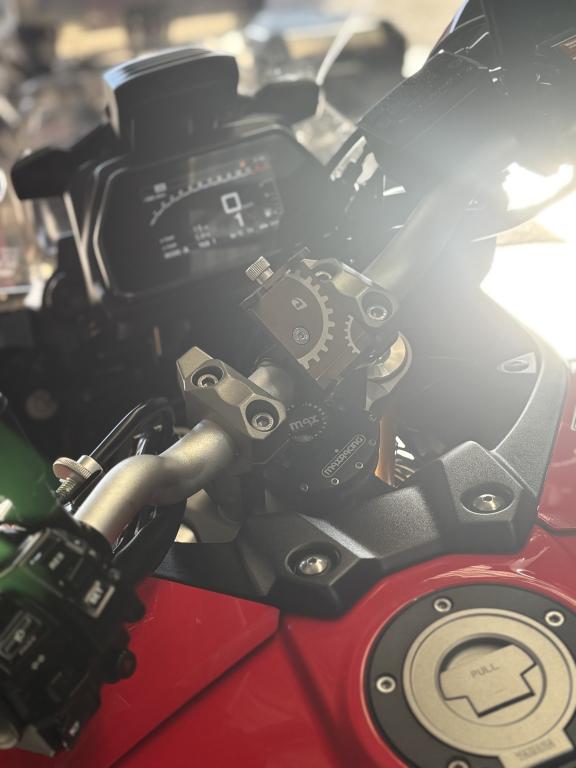 YAMAHA MT-09 Tracer GT 900 - Foto