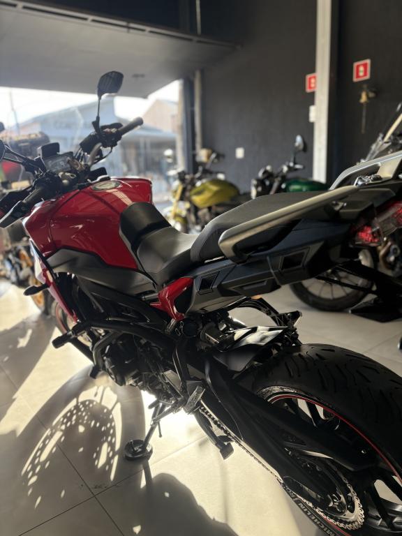 YAMAHA MT-09 Tracer GT 900 - Foto