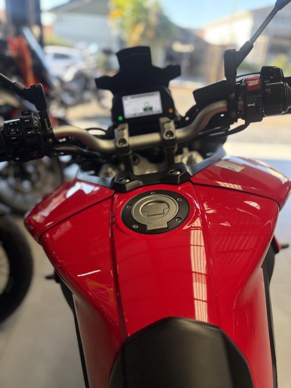 YAMAHA MT-09 Tracer GT 900 - Foto