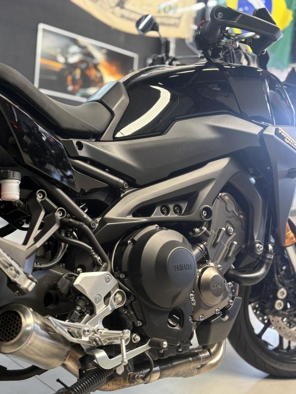 YAMAHA MT-09 Tracer GT 900 - Foto