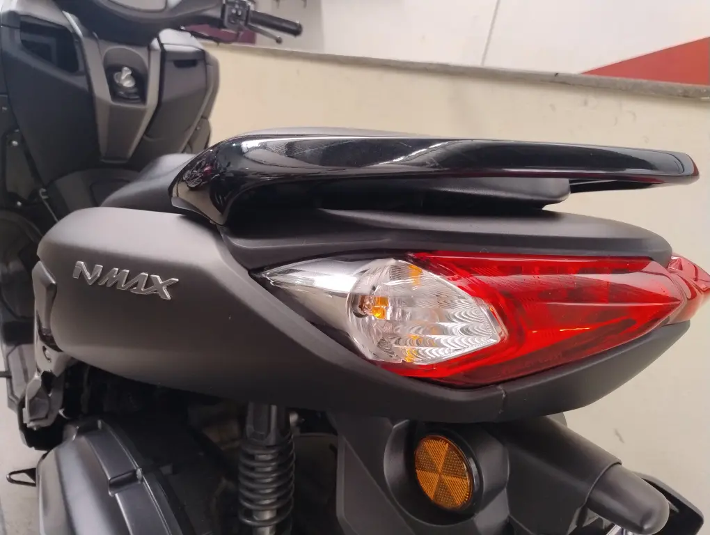 YAMAHA NMax 160 - Foto