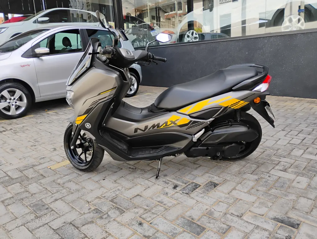 YAMAHA NMax 160 - Foto