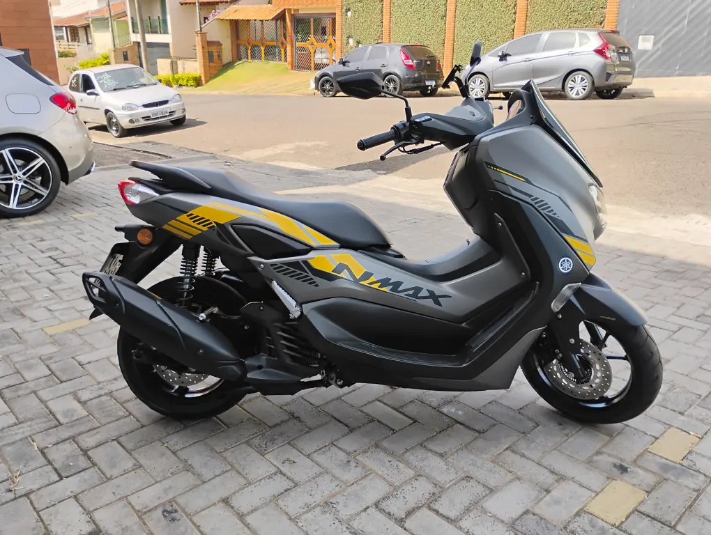YAMAHA NMax 160 - Foto