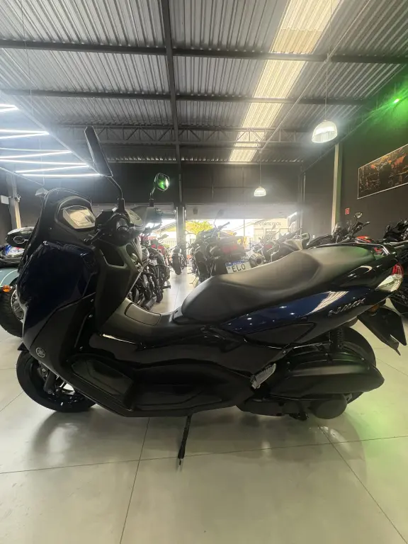 YAMAHA NMax 160 - Foto