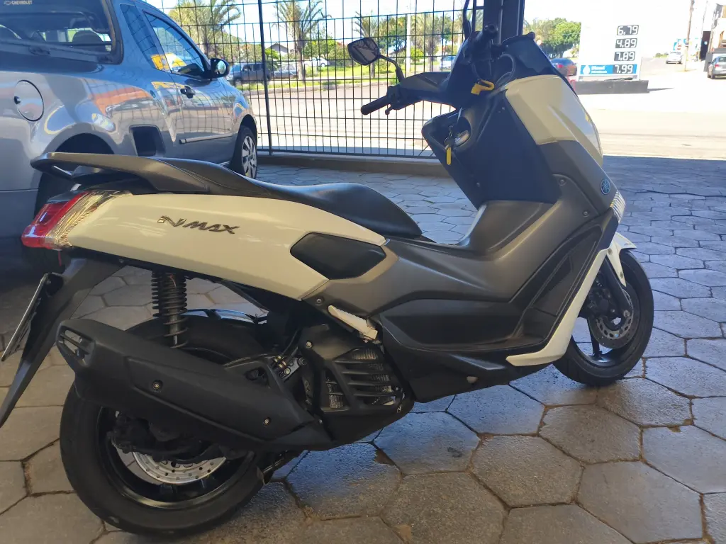 YAMAHA NMax 160 - Foto