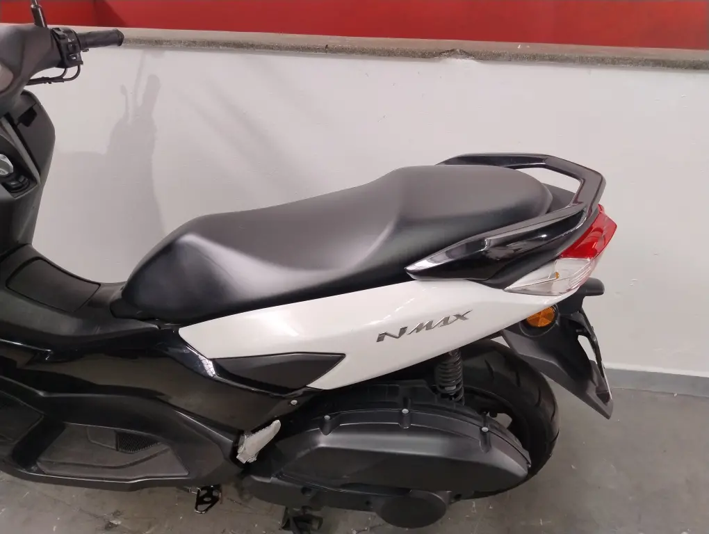 YAMAHA NMax 160 - Foto