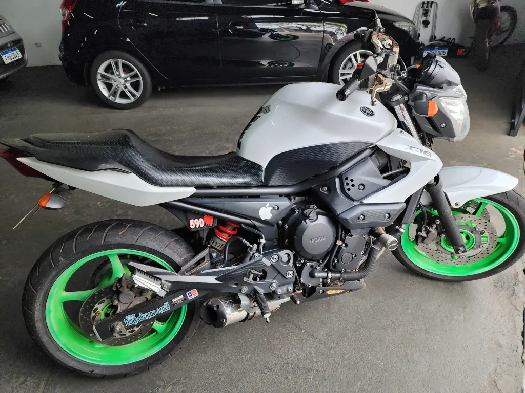 YAMAHA XJ6 600