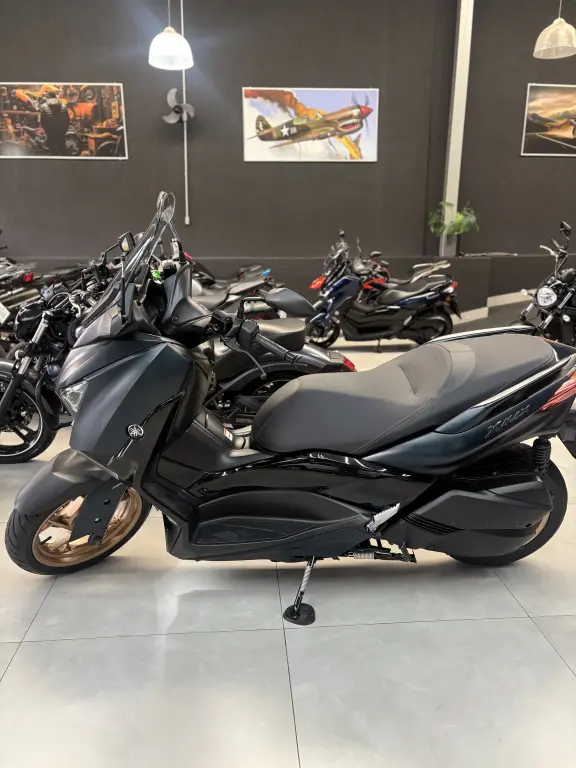 YAMAHA Xmax 250 - Foto