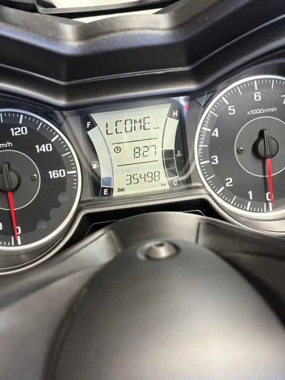 YAMAHA Xmax 250 - Foto