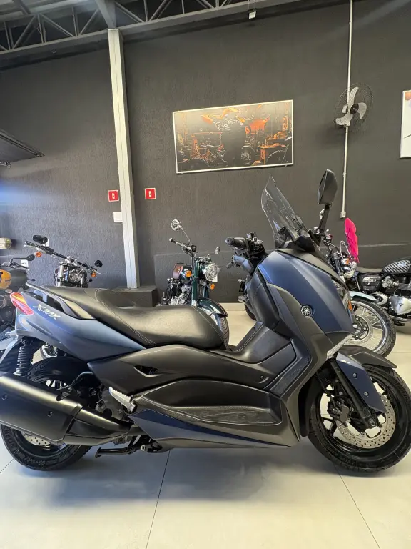 YAMAHA Xmax 250 - Foto