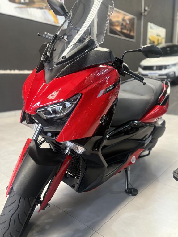 YAMAHA XMax 250 - Foto