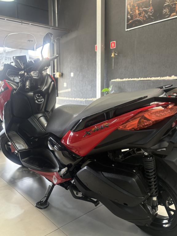 YAMAHA XMax 250 - Foto