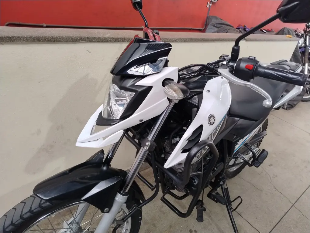 YAMAHA XTZ 150 Crosser - Foto