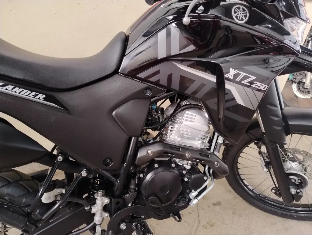 YAMAHA XTZ 250 - Foto
