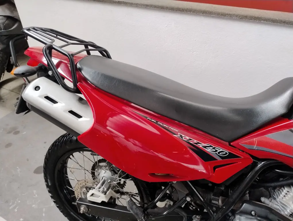 YAMAHA XTZ 250 - Foto