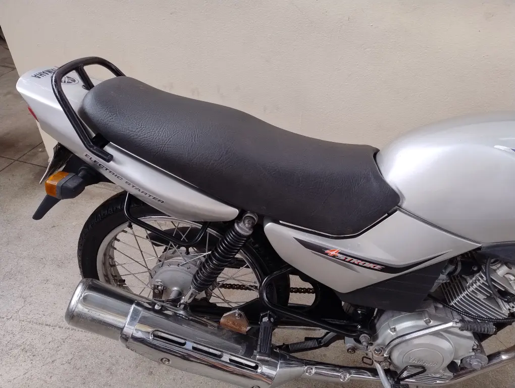 YAMAHA YBR 125 - Foto