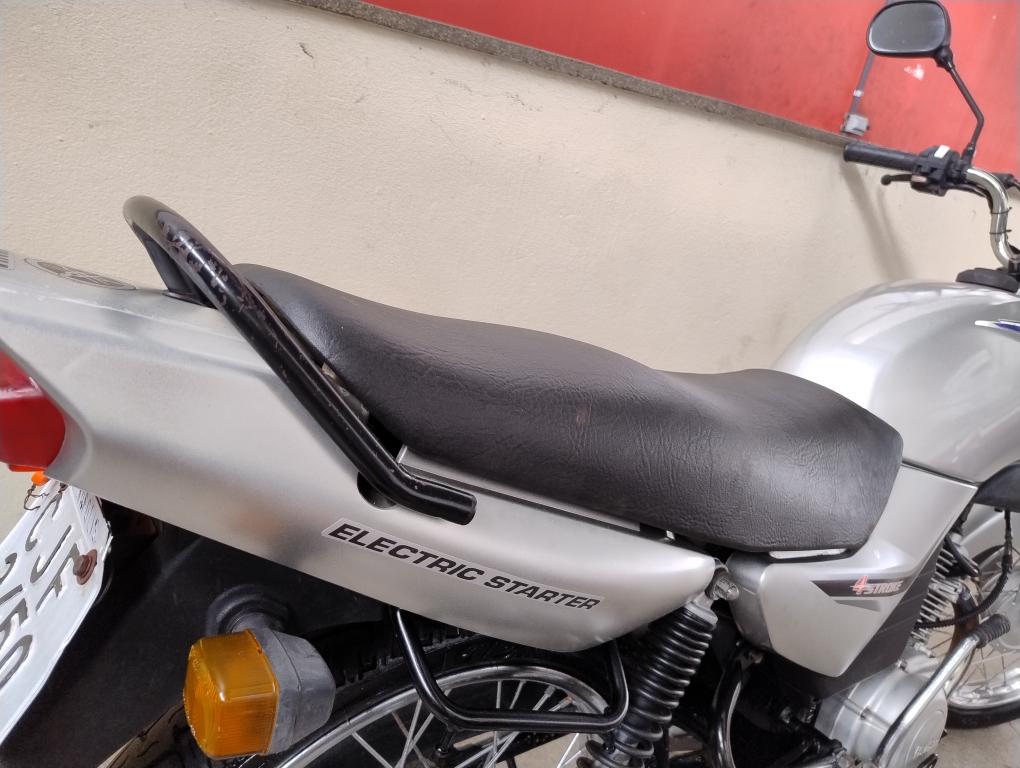 YAMAHA YBR 125 - Foto