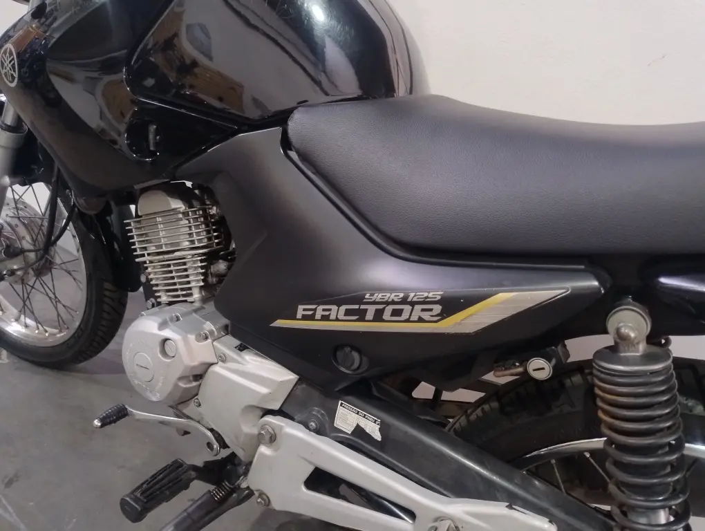 YAMAHA YBR 125 - Foto