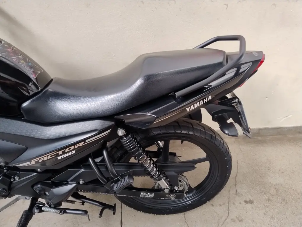 YAMAHA YBR 150 - Foto