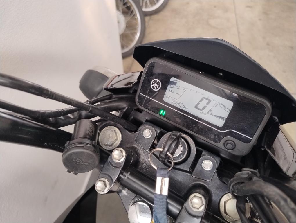 YAMAHA YBR 150 - Foto