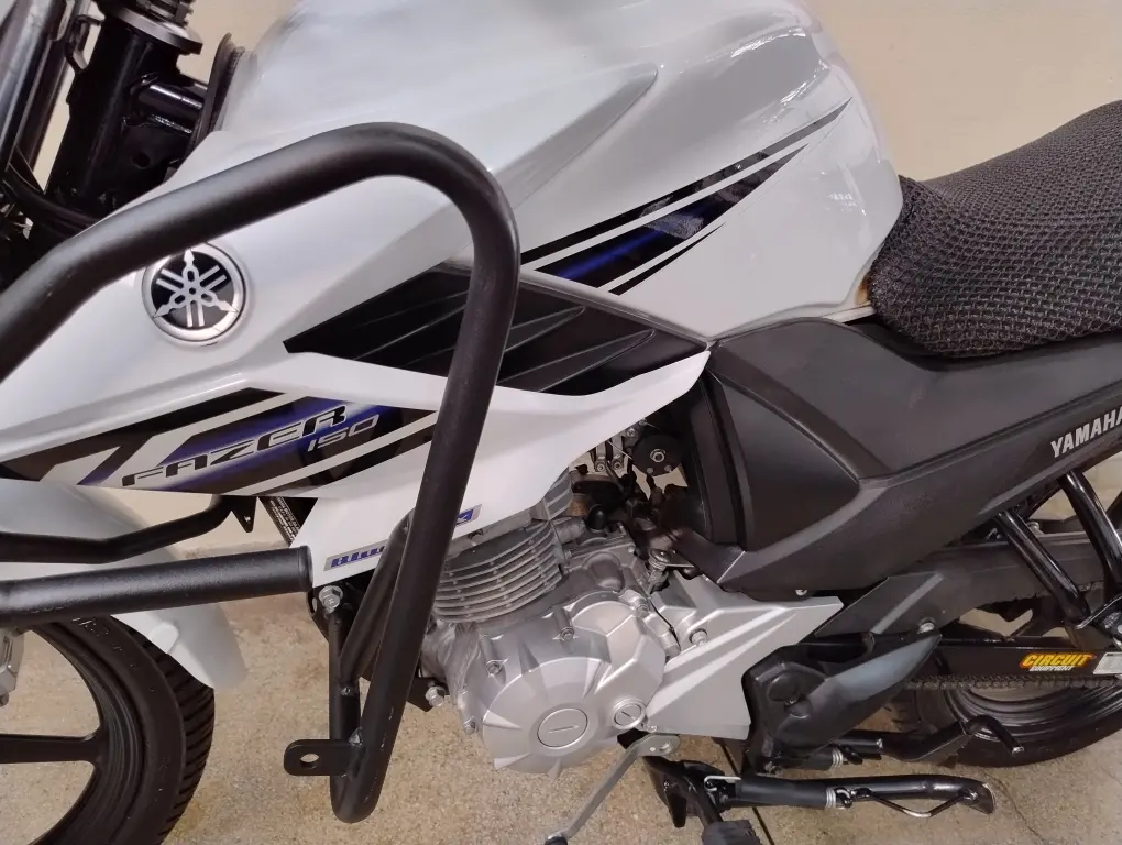 YAMAHA YS Fazer 150 - Foto