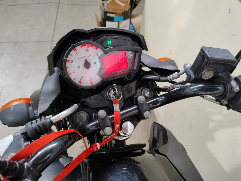 YAMAHA YS Fazer 150 - Foto