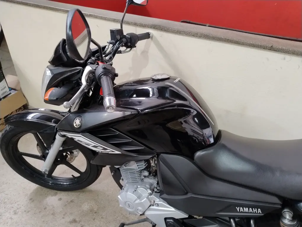 YAMAHA YS Fazer 150 - Foto
