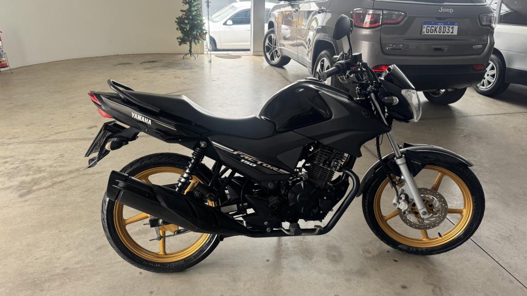 YAMAHA YS Fazer 150 - Foto