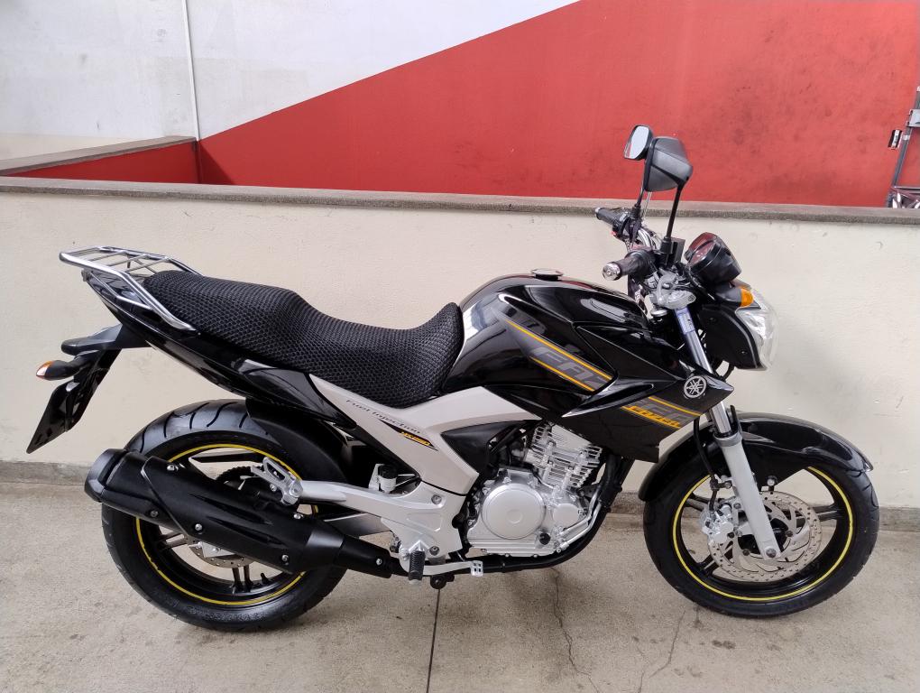 YAMAHA YS Fazer 250 - Foto