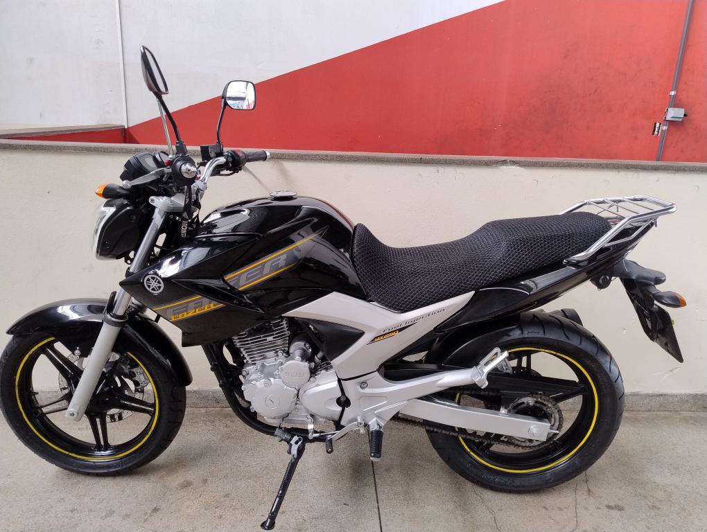 YAMAHA YS Fazer 250 - Foto