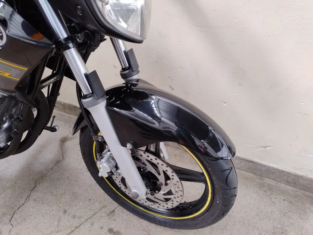 YAMAHA YS Fazer 250 - Foto