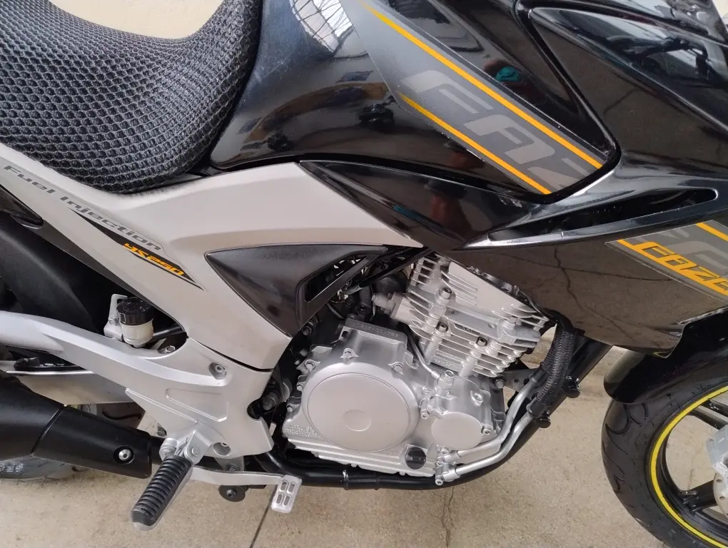 YAMAHA YS Fazer 250 - Foto
