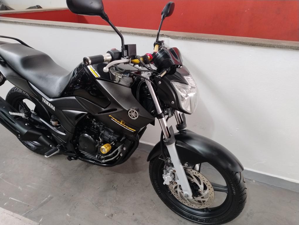 YAMAHA YS Fazer 250 - Foto