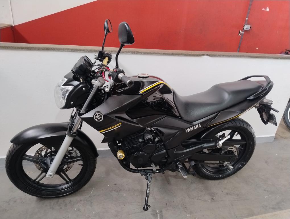 YAMAHA YS Fazer 250 - Foto