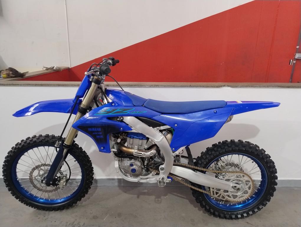 YAMAHA YZ 450 F - Foto