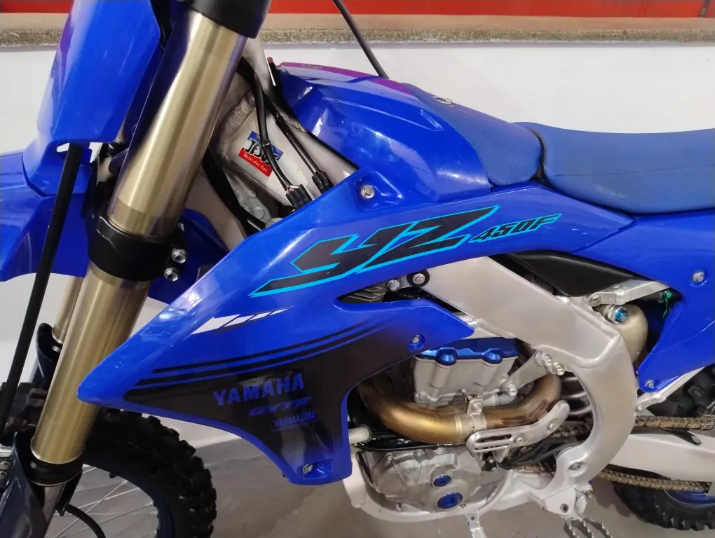 YAMAHA YZ 450 F - Foto
