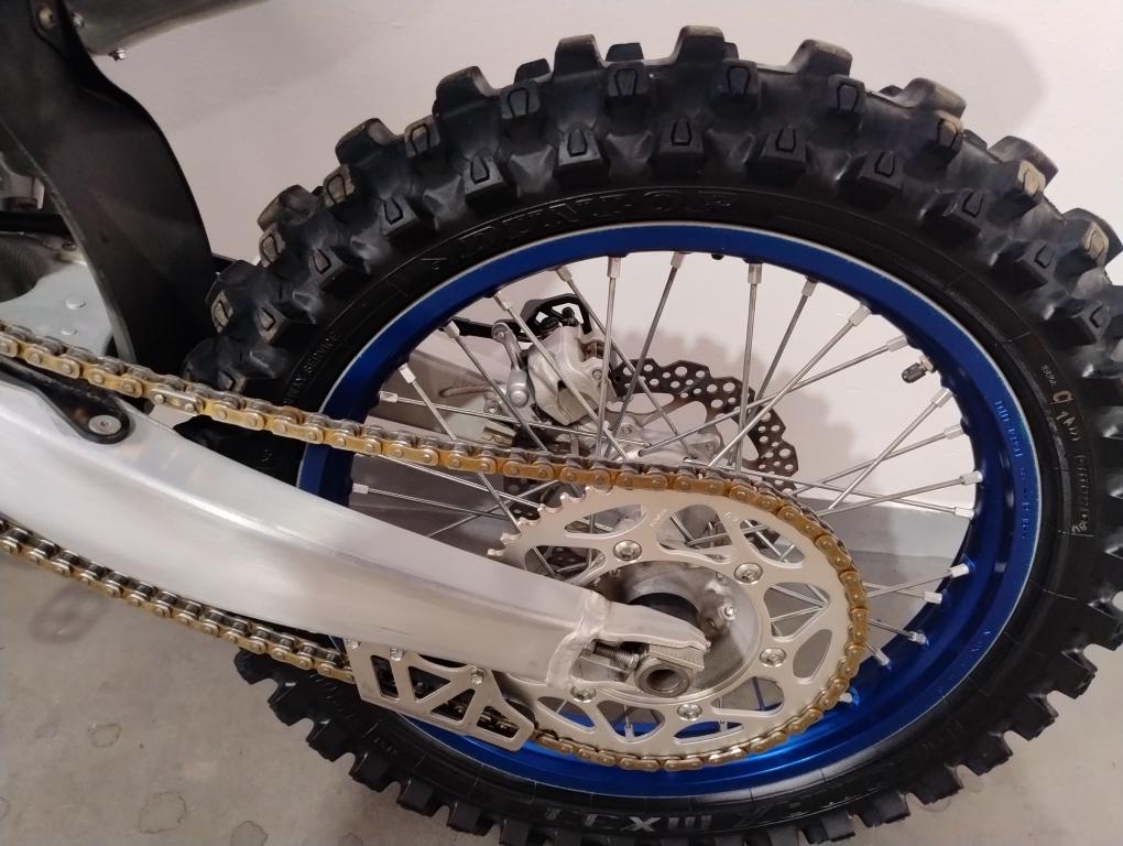 YAMAHA YZ 450 F - Foto