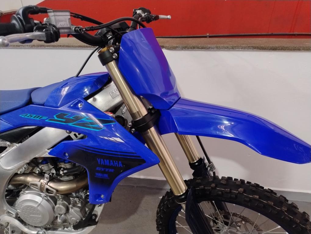 YAMAHA YZ 450 F - Foto
