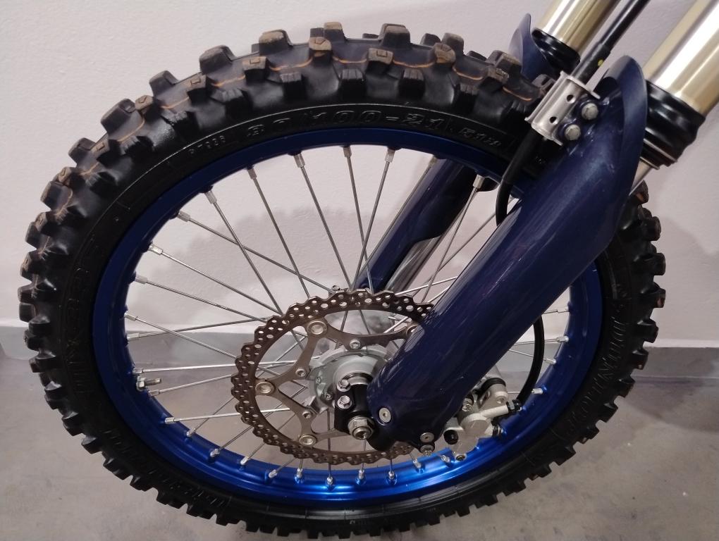 YAMAHA YZ 450 F - Foto