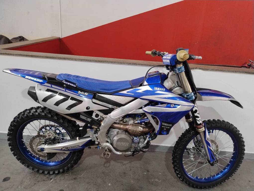YAMAHA YZ 450 F - Foto