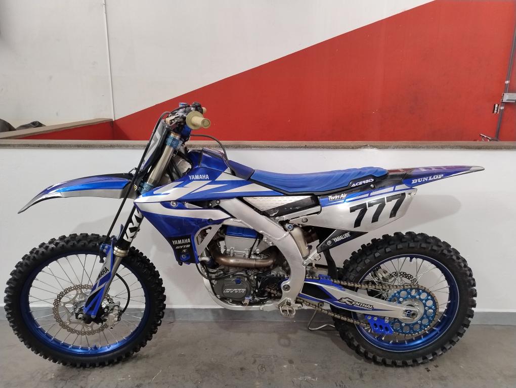 YAMAHA YZ 450 F - Foto
