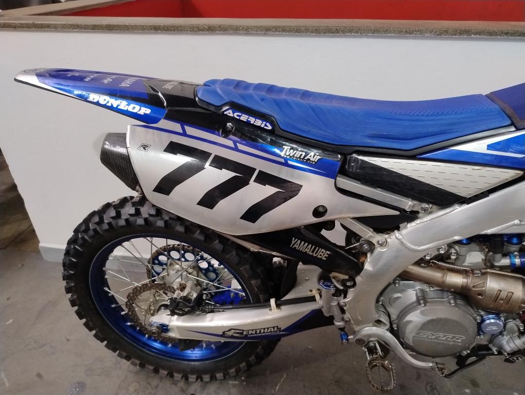 YAMAHA YZ 450 F - Foto
