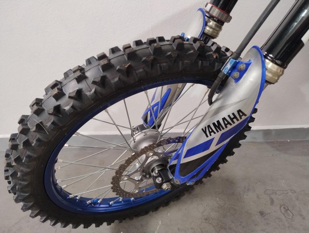 YAMAHA YZ 450 F - Foto