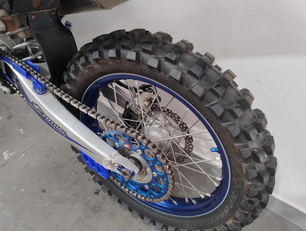 YAMAHA YZ 450 F - Foto