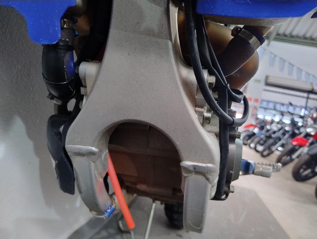 YAMAHA YZ 450 F - Foto