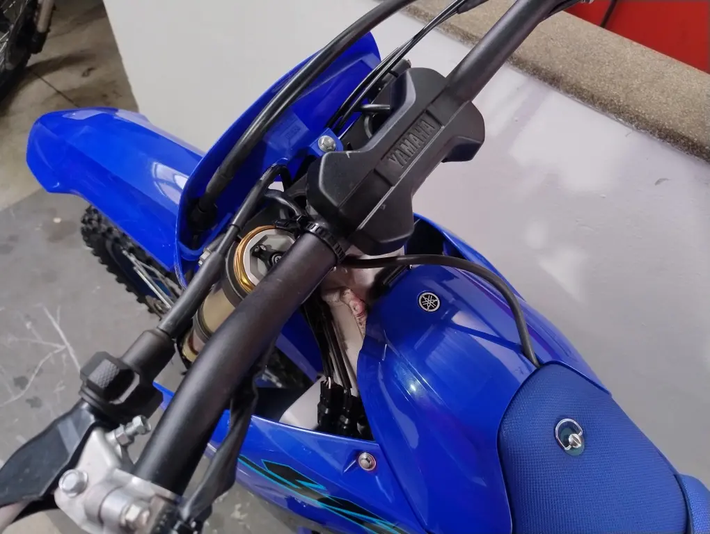 YAMAHA YZ 450 F - Foto