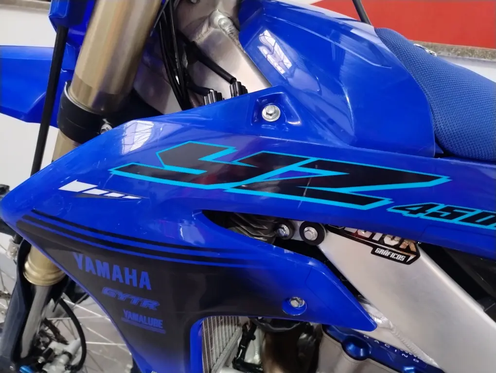 YAMAHA YZ 450 F - Foto