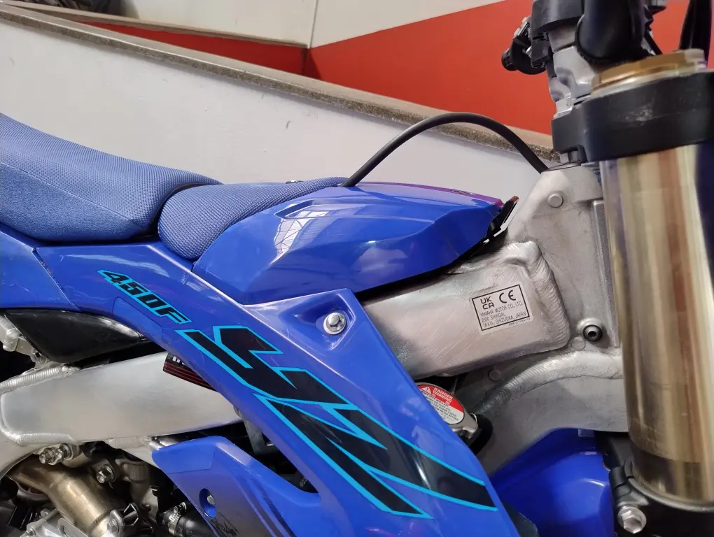 YAMAHA YZ 450 F - Foto