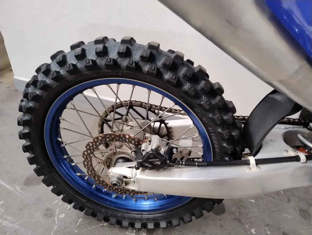 YAMAHA YZ 450 F - Foto